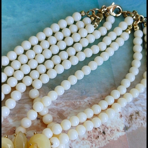 Stony Multi Strand Bead w/ Flowers & Earrings - Picture 3 of 5